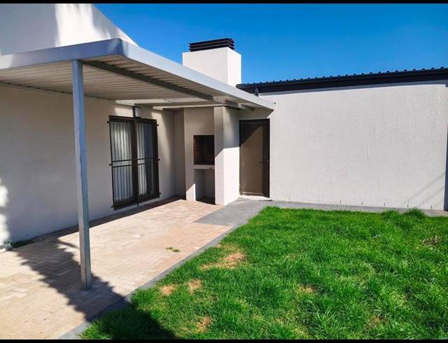3 BEDROOM PROPERTY TO RENT IN PEERLESS PARK NORTH